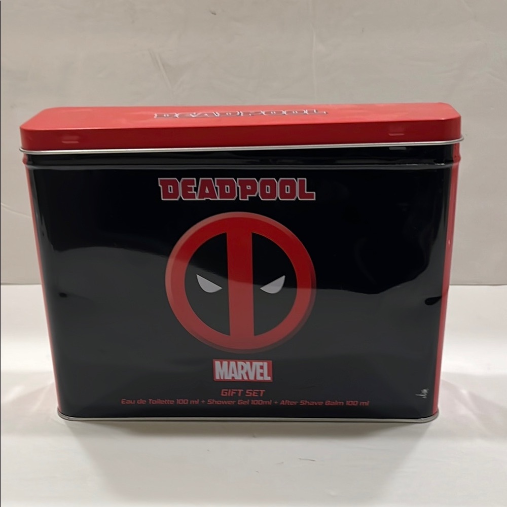 Marvel Deadpool Black and Red Gift Tin